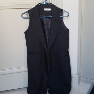Sleeveless jacket black